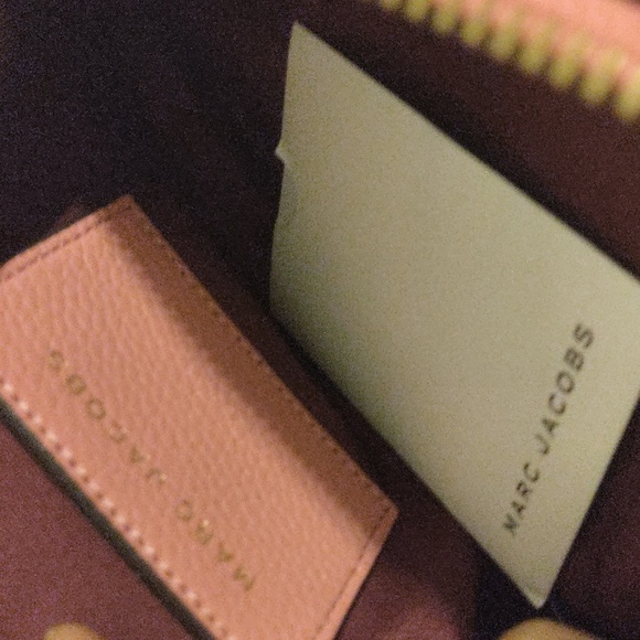 Marc Jacobs Coral Shutter Cross Body Bag - Picture 6 of 7